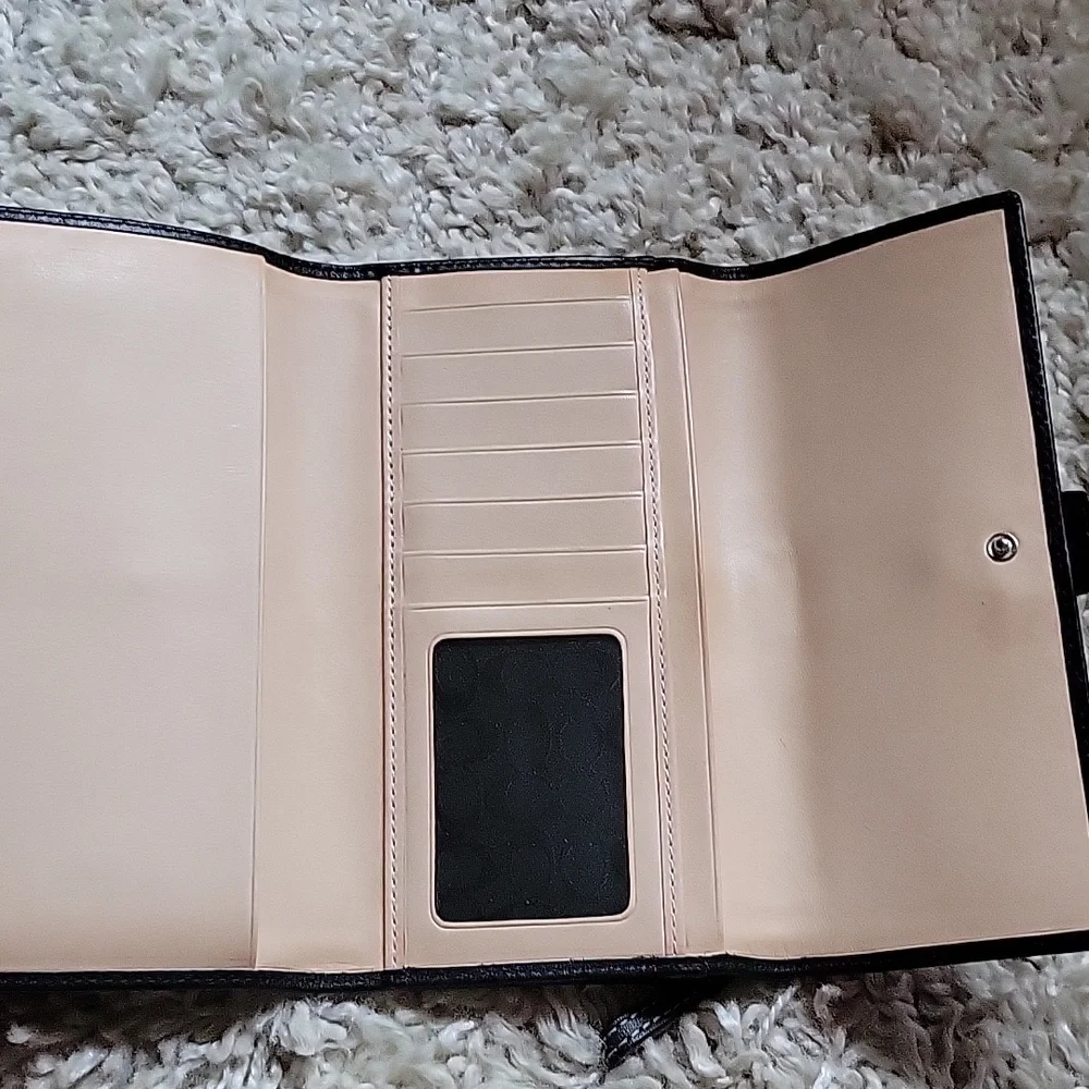 RARE Vintage COACH Leather Trifold Wallet - Picture 5 of 11